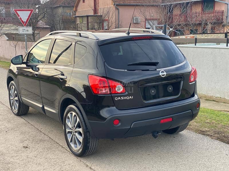 Nissan Qashqai PANO