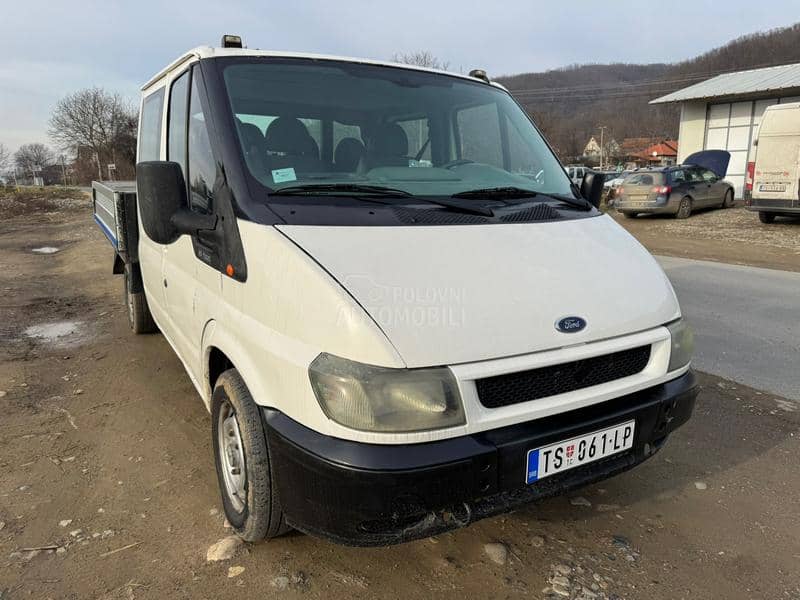 Ford Transit putar 7 sed