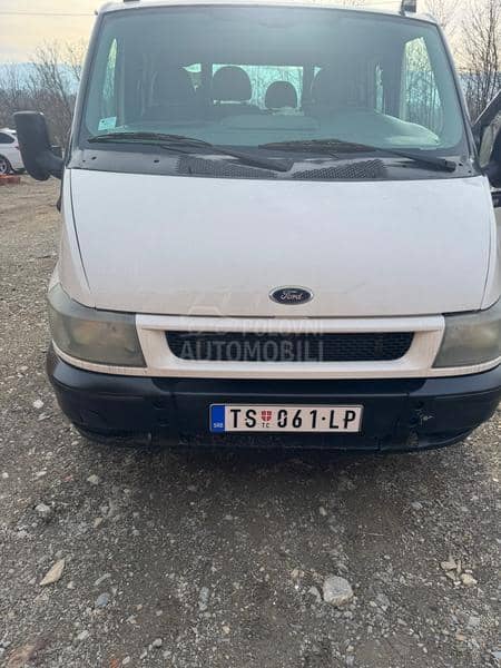 Ford Transit putar 7 sed