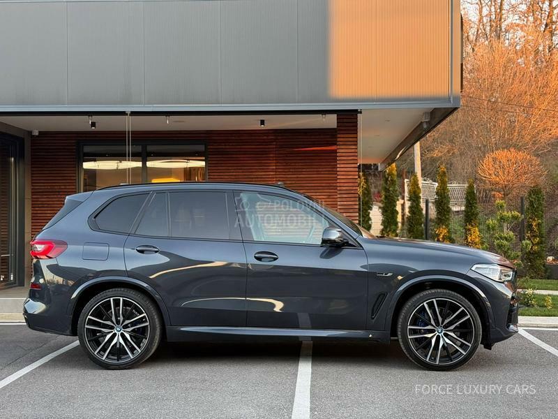 BMW X5 xD 45e M-paket BiW