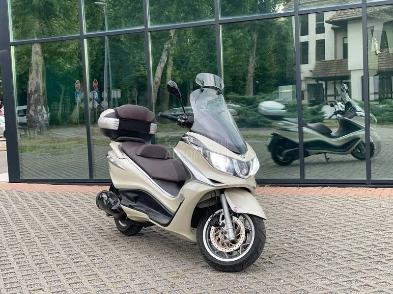 Piaggio X10 executive