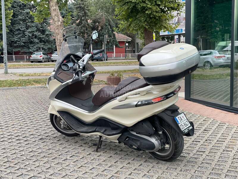 Piaggio X10 executive