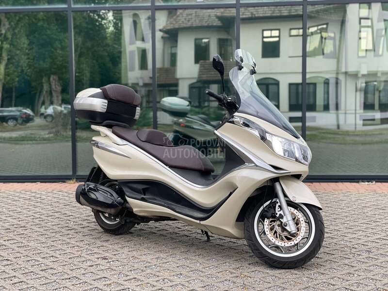 Piaggio X10 executive