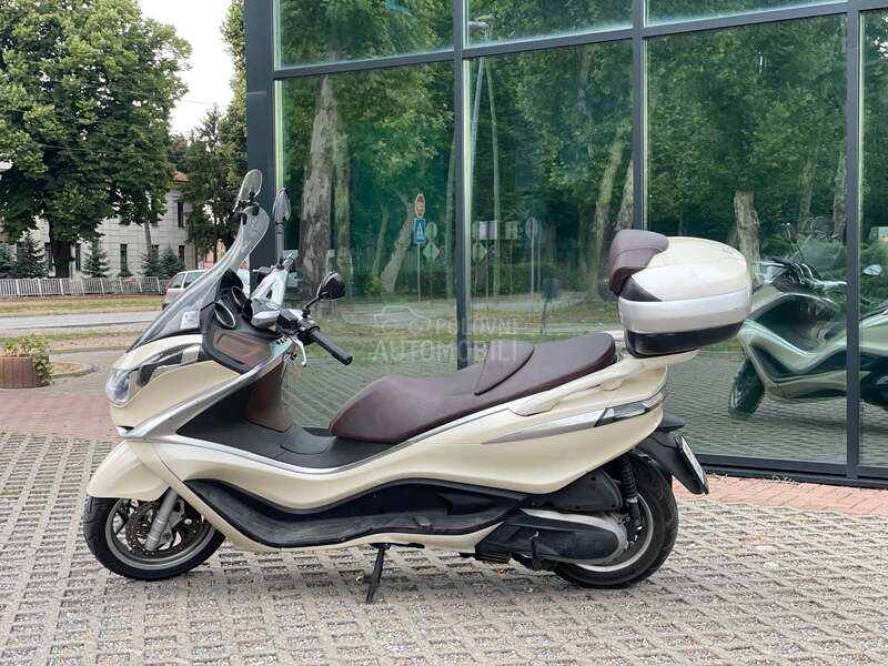 Piaggio X10 executive