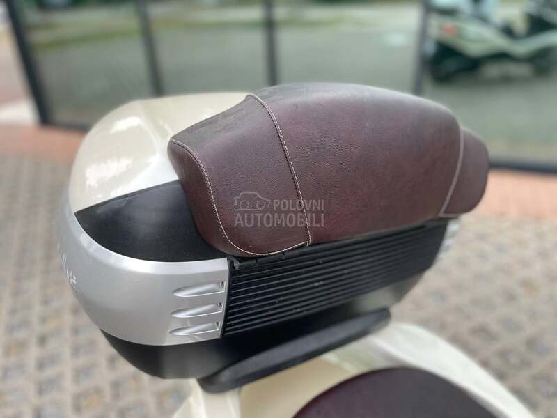 Piaggio X10 executive