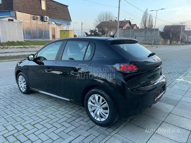 Peugeot 208 11000 k.m