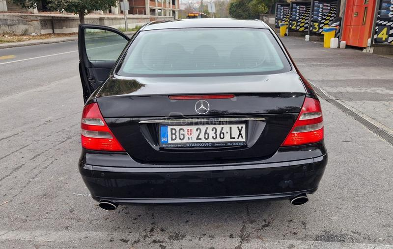 Mercedes Benz E 200 