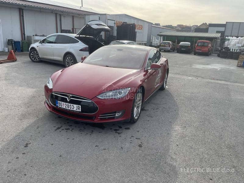 Tesla Model S Tesla S85