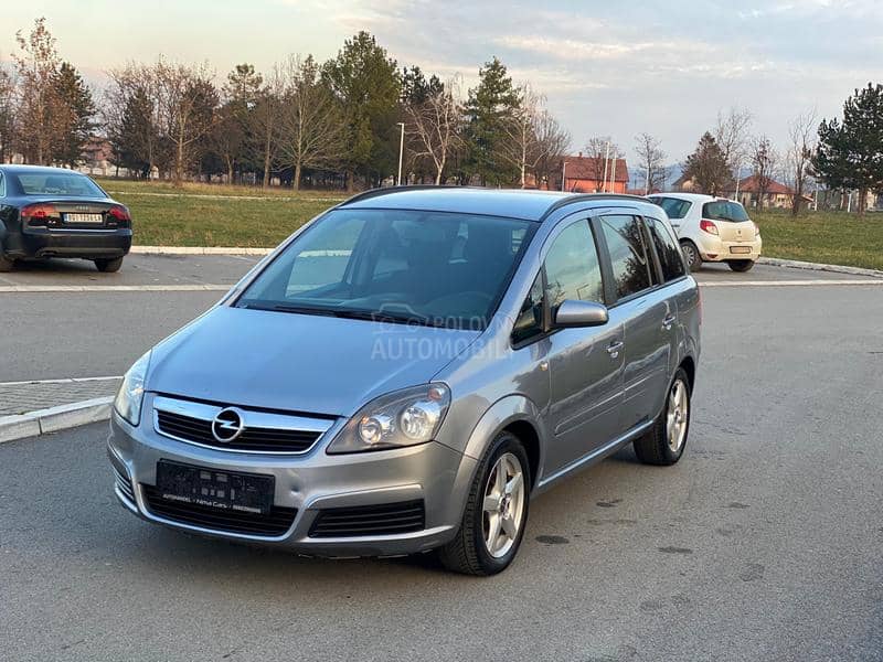 Opel Zafira 7 S E D I S T A