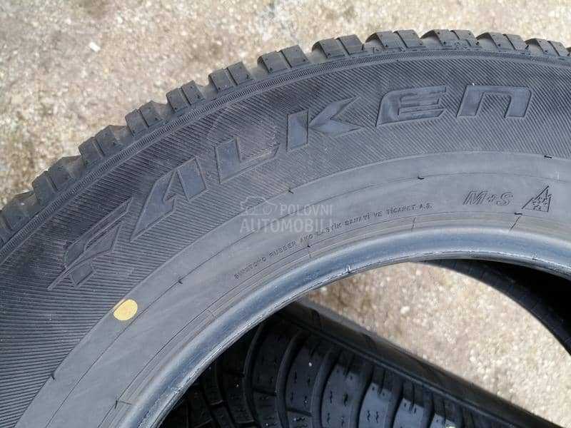 Falken 235/65 R17 Zimska