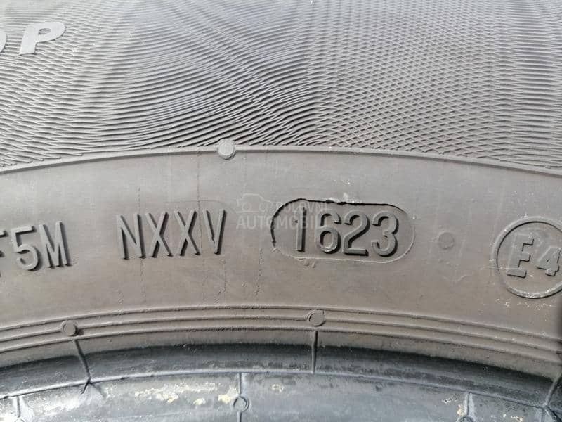 Continental 215/60 R16 Zimska