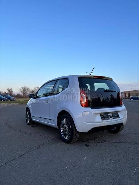 Volkswagen up! 1.0 cheer N o V