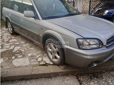 Subaru Outback 2002. god. -  kompletan auto u delovima