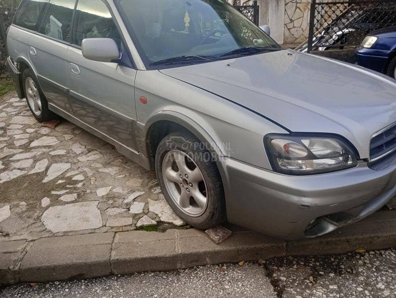 Subaru Outback 2002. god. -  kompletan auto u delovima