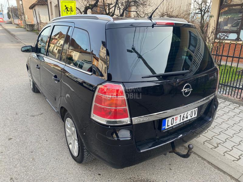 Opel Zafira B    1.9 Cdti