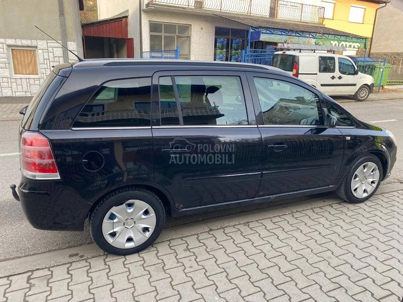 Opel Zafira B    1.9 Cdti