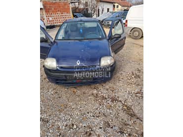 Renault Clio 2001. god. -  kompletan auto u delovima