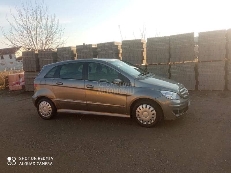 Mercedes Benz B 200 2.0cdi -  kompletan auto u delovima