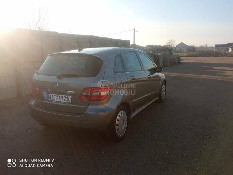 Mercedes Benz B 200 2.0cdi -  kompletan auto u delovima