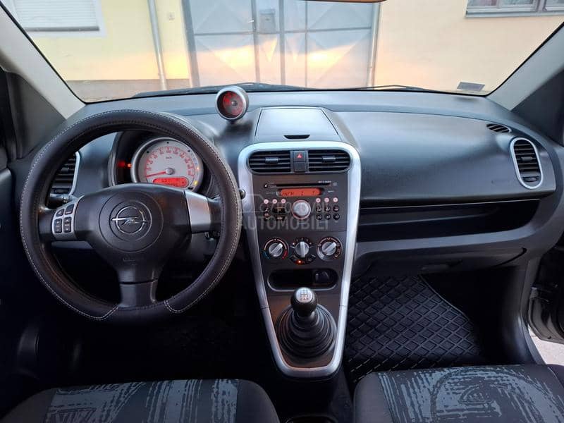 Opel Agila 1.0