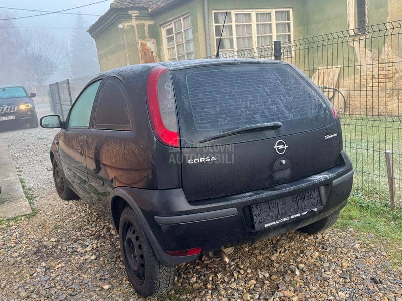 Opel Corsa C 1.2 2006. god. -  kompletan auto u delovima