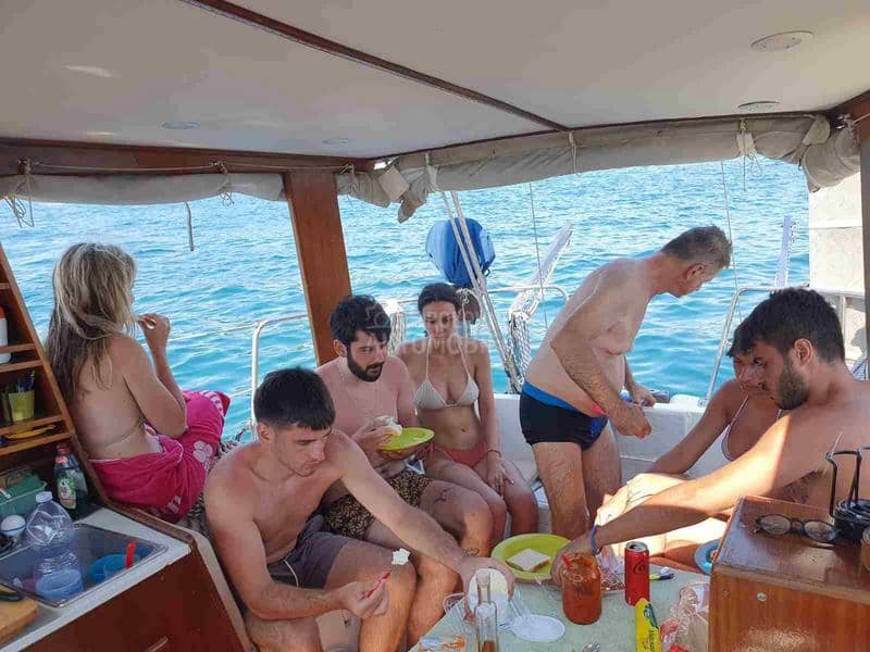Ferretti Altura 33