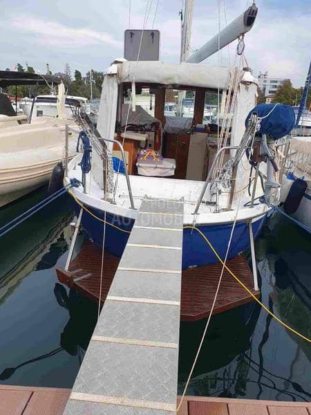Ferretti Altura 33