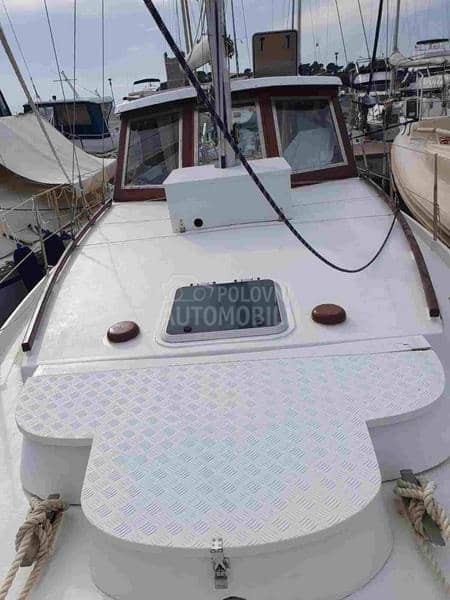 Ferretti Altura 33