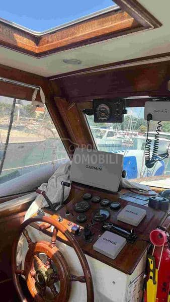 Ferretti Altura 33