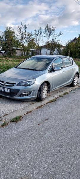 Opel Astra J 1.4 turbo