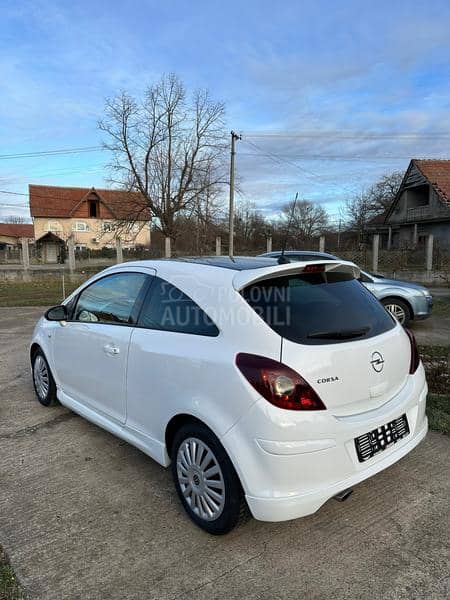 Opel Corsa D 1.4 CH Limit Edition