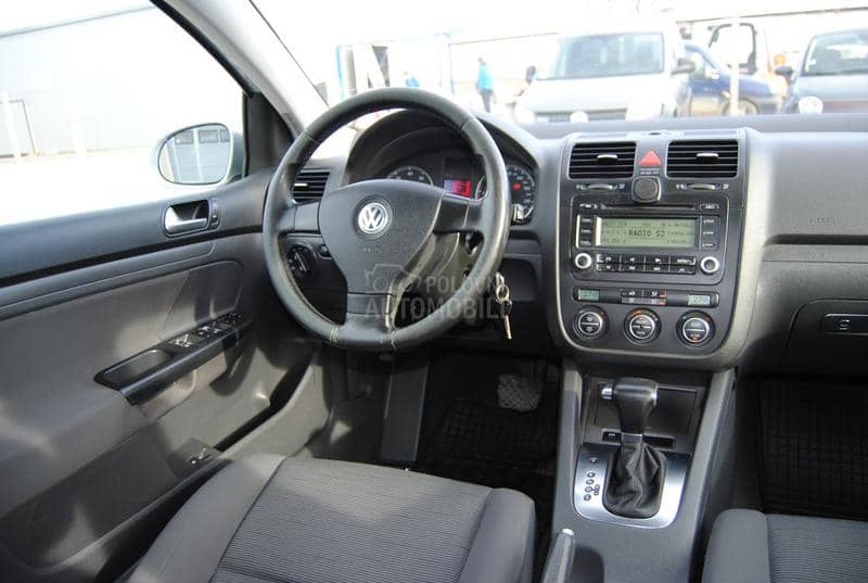 Volkswagen Golf 5 1,6 FSI DSG