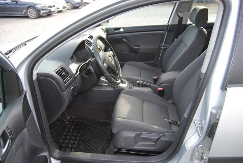 Volkswagen Golf 5 1,6 FSI DSG