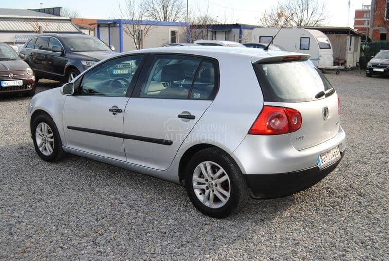 Volkswagen Golf 5 1,6 FSI DSG