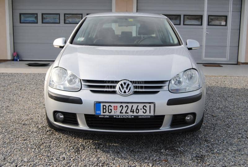 Volkswagen Golf 5 1,6 FSI DSG