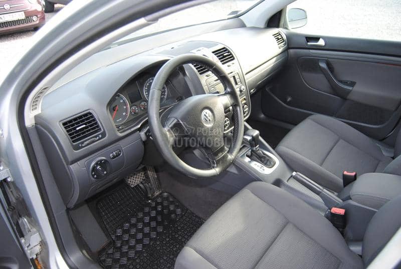 Volkswagen Golf 5 1,6 FSI DSG