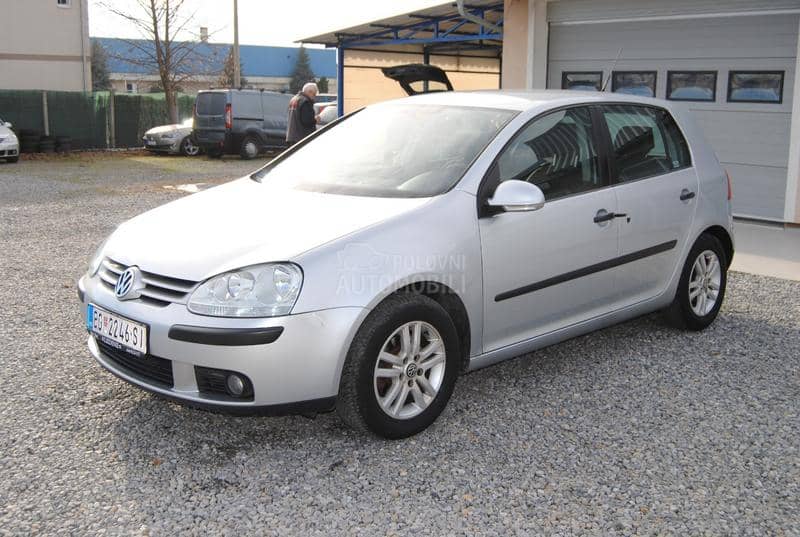 Volkswagen Golf 5 1,6 FSI DSG