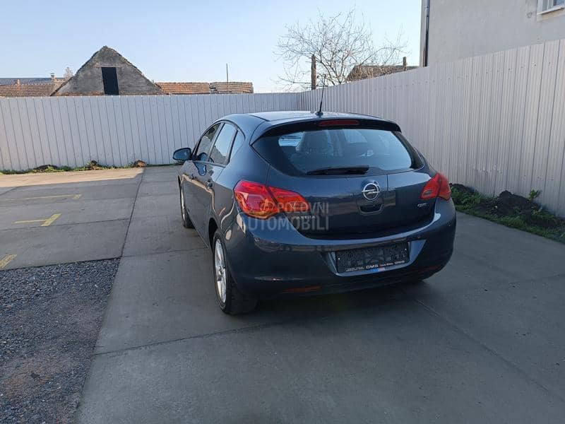 Opel Astra J 1.7 CDTI