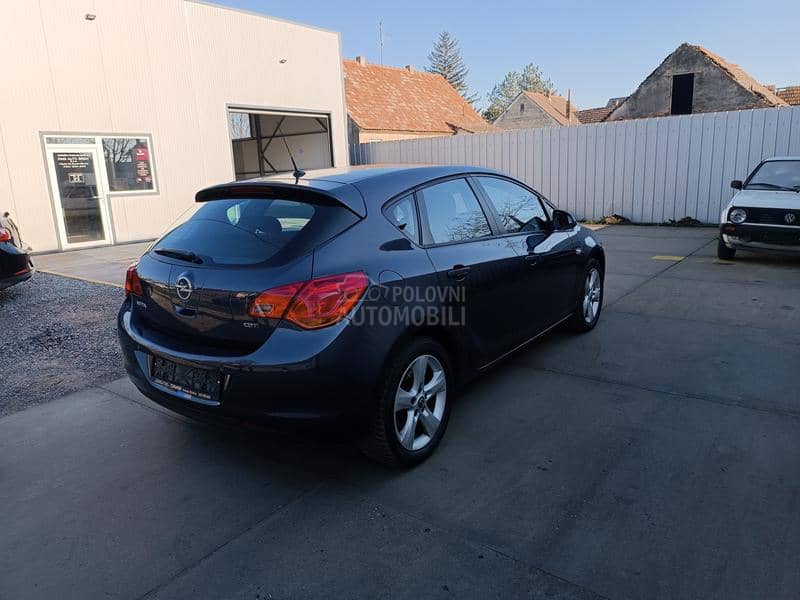 Opel Astra J 1.7 CDTI