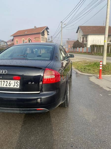 Audi A6 2,4 V6