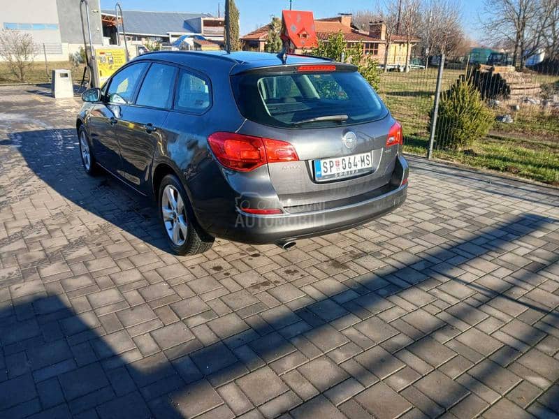 Opel Astra J 2.0cdti sportstourer