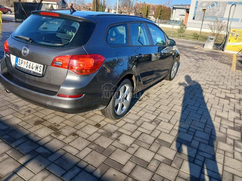 Opel Astra J 2.0cdti sportstourer