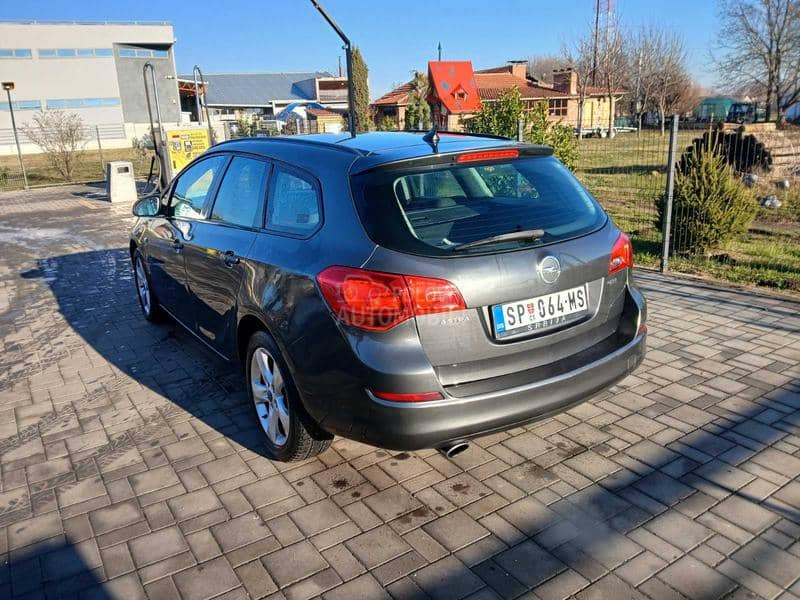 Opel Astra J 2.0cdti sportstourer