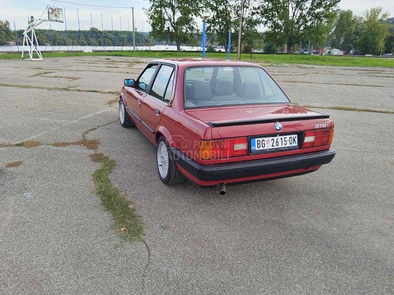 BMW 318 E30