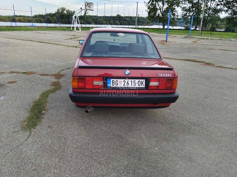 BMW 318 E30