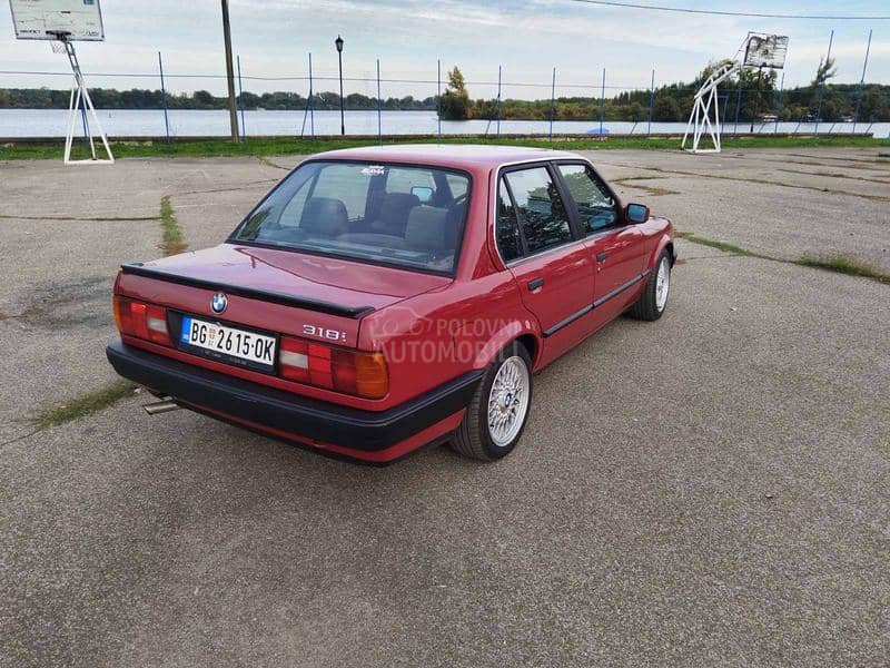 BMW 318 E30