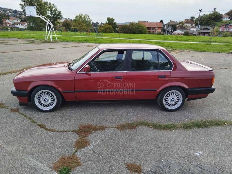 BMW 318 E30