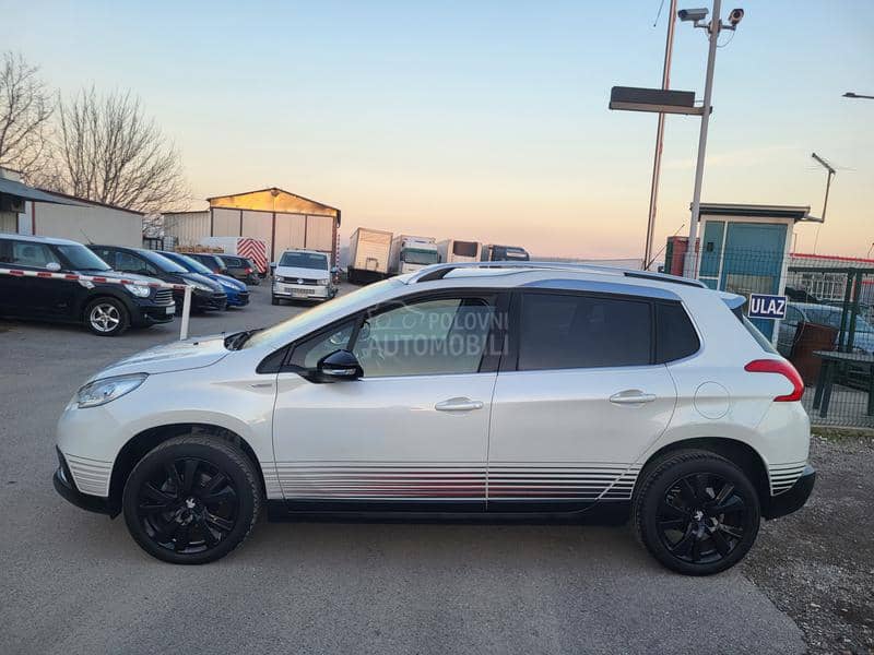 Peugeot 2008 1.2 B URBAN/CROSS