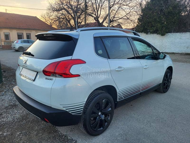 Peugeot 2008 1.2 B URBAN/CROSS