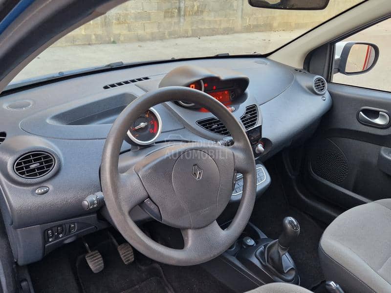 Renault Twingo 1.5 dci T0P STANjE